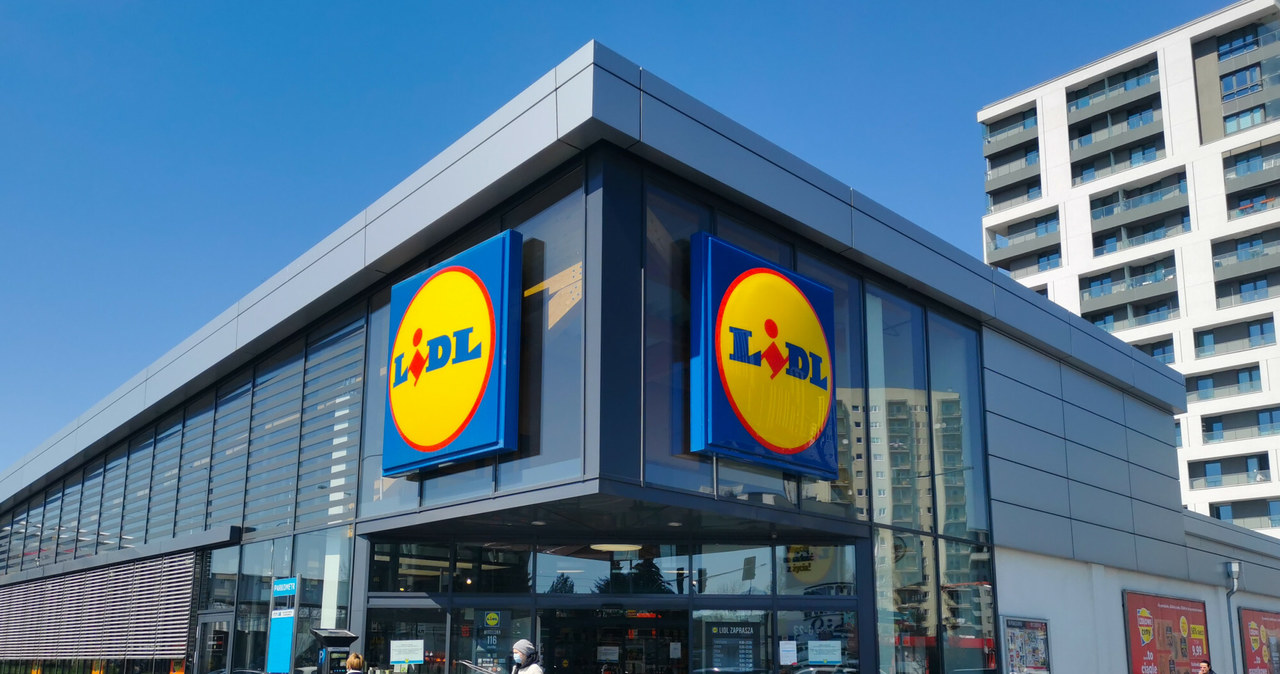 Jak będą otwarte sklepy Lidl przed świętami wielkanocnymi? W Wielką Sobotę, Wielkanoc i Poniedziałek Wielkanocny obowiązują zapisy ustawy o ograniczeniu handlu w niedziele i święta. /Beata Zawrzel //Reporter