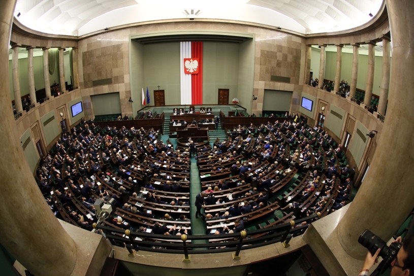 Jak będzie wyglądał Sejm po 25 października? /Tomasz Gzell /PAP