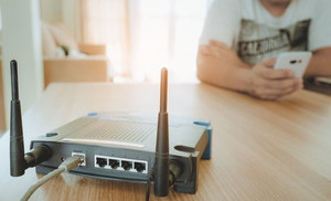 Jak bezpiecznie korzystać z publicznych sieci Wi-Fi?