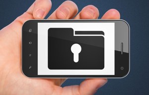 Jak bezpiecznie korzystać ze smartfona z Androidem?