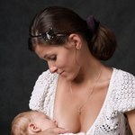 Jak bezpiecznie odstawić dziecko od piersi?