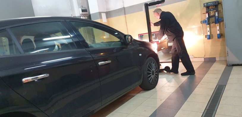 Jak bezproblemowo przejść badanie techniczne? /INTERIA.PL