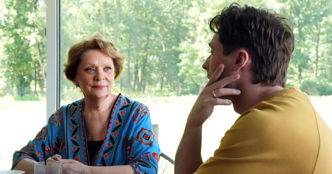 Jak Cezary i Natalia zareagują, gdy zorientują się, że Józefina postanowiła zamieszkać u nich na stałe? /Źródło: AIM