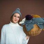 Jak często pierzesz czapki i szaliki? Większość z nas robi to zbyt rzadko