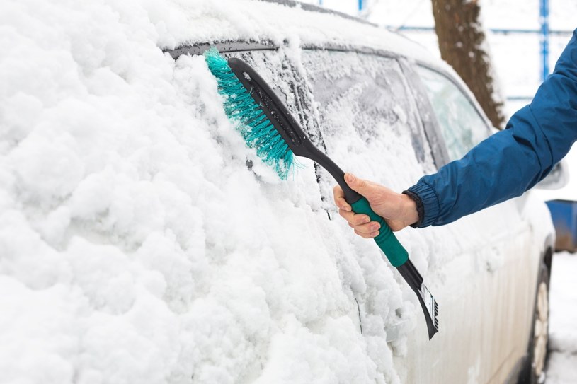Jak dbać o auto zimą? Sprawdź, jak poradzić sobie z popularnymi problemami kierowców /123RF/PICSEL