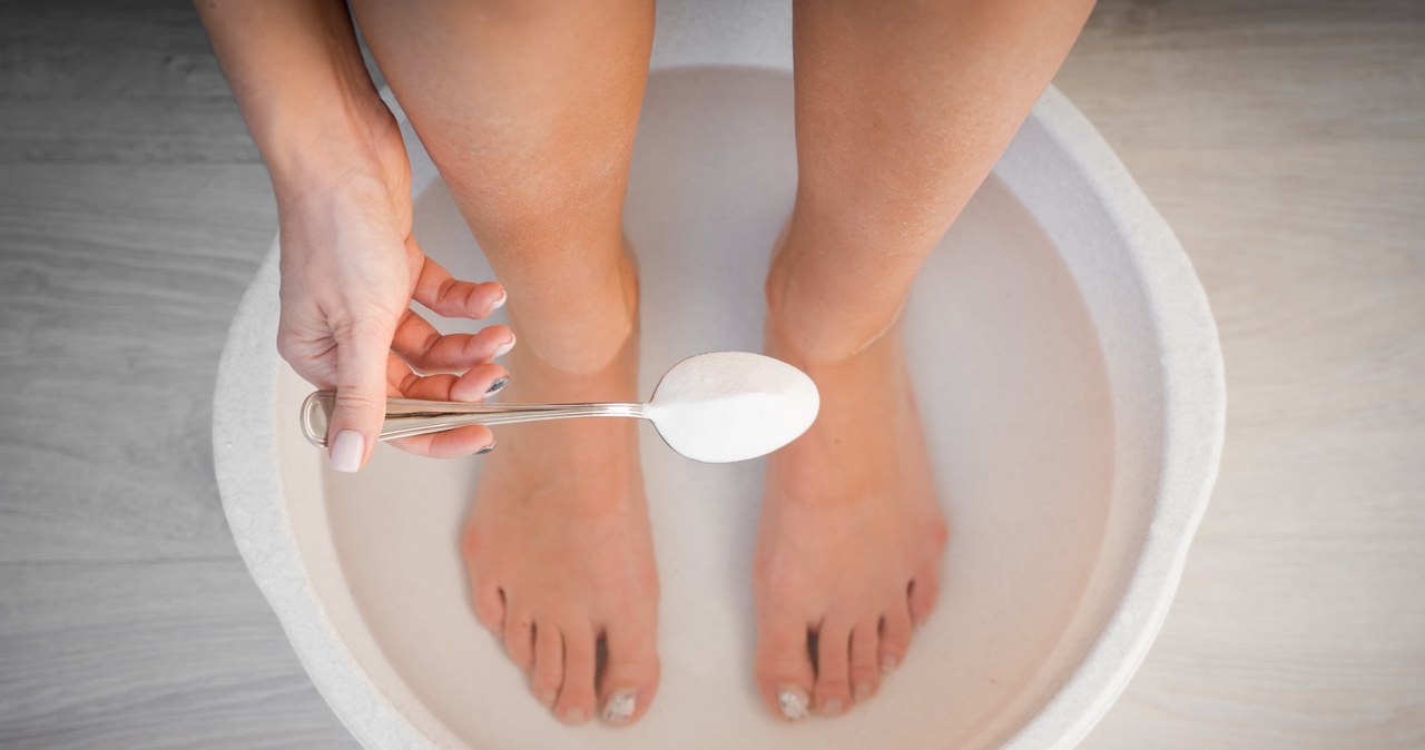 Jak dbać o stopy, by skóra była gładka i odżywiona? /123RF/PICSEL