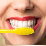 Jak dbać o zęby w trakcie izolacji?