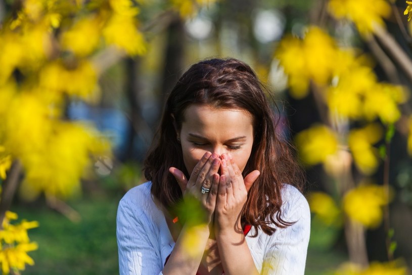 Jak diagnozować i radzić sobie z alergią na pyłki roślin? /materiały prasowe