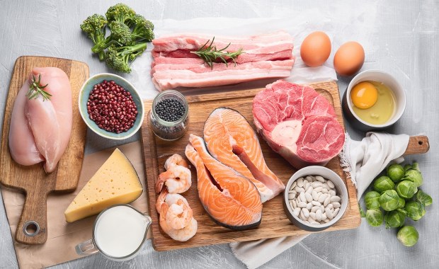 Jak dieta ketogeniczna wpływa na mózg? Nowe badania naukowców