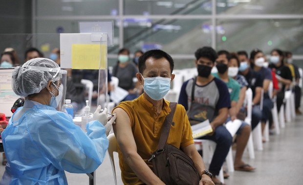 Jak długo skuteczne są szczepionki? Ważne wyniki badań