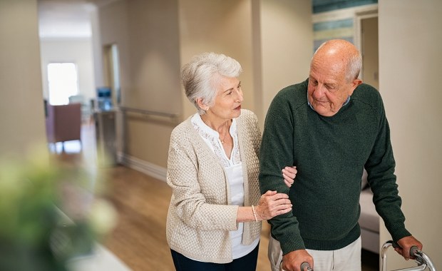Jak długo żyją Polacy? Ogromna różnica między kobietami a mężczyznami