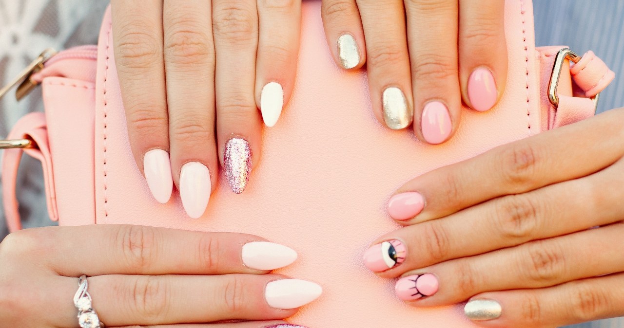 Jak dobrać kształt paznokci do dłoni? Poradnik, który kształt, na jaką dłoń /123RF/PICSEL