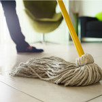 Jak dobrać odpowiedni środek myjący do rodzaju podłogi?