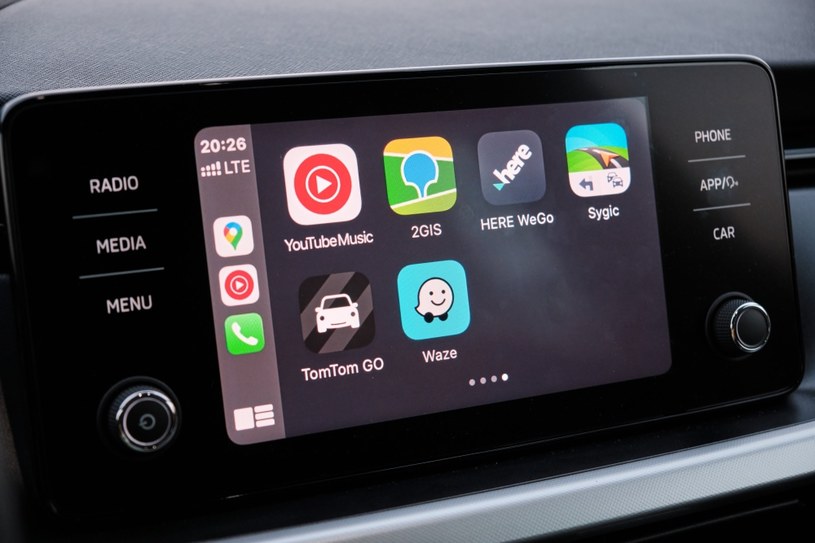 Jak dodać aplikacje na Android Auto? Co zrobić, żeby apka wyświetlała się na tablecie w samochodzie? /123RF/PICSEL /123RF/PICSEL