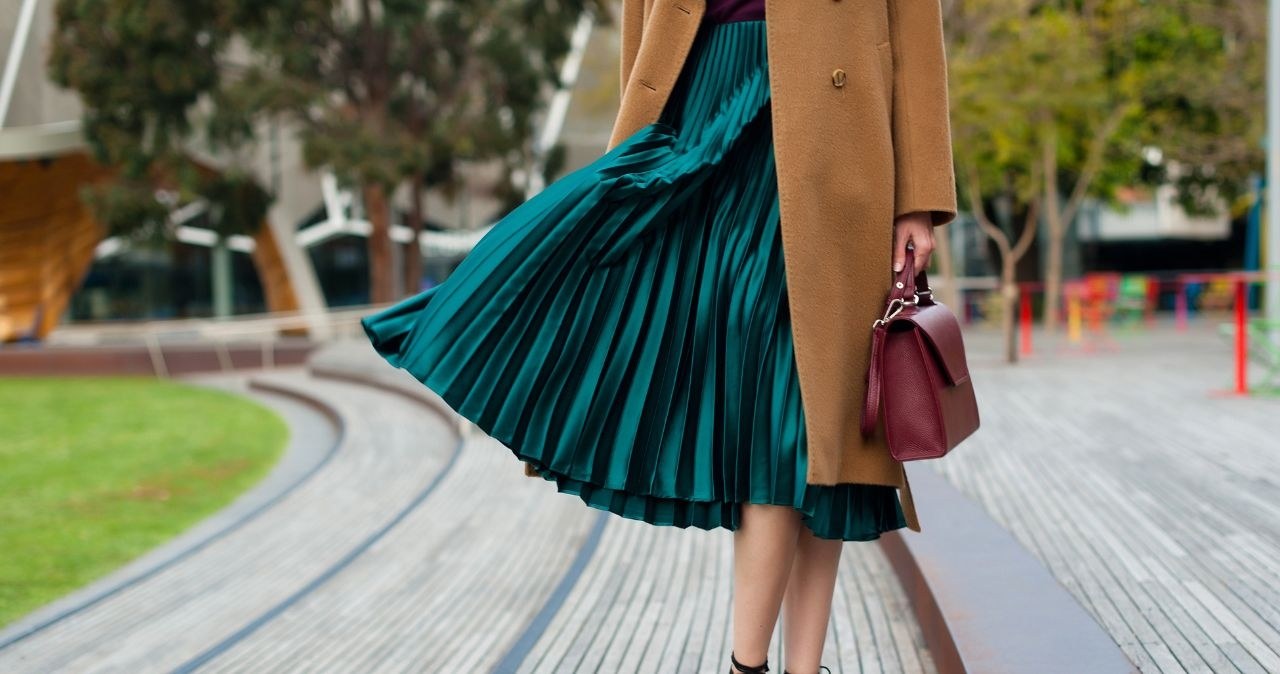 Jak dopasować buty do spódnicy? /adobestock /INTERIA.PL