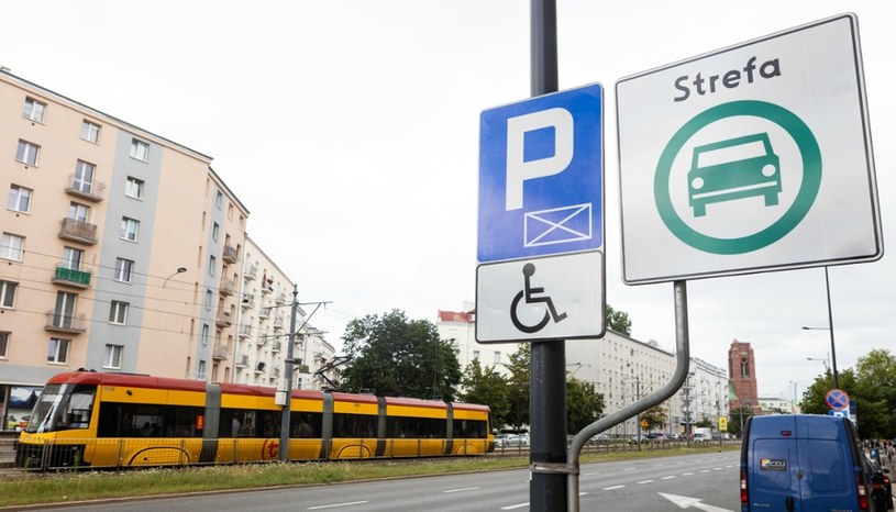 Jak działa SCT w Warszawie? "Auta świecą się na zielono albo na czerwono"