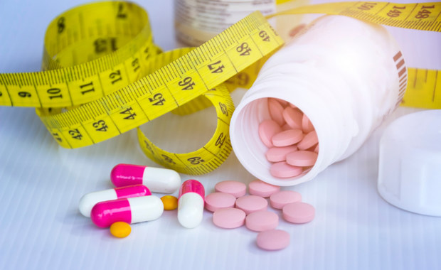 Jak działają tabletki na odchudzanie? Zdradza farmaceuta 