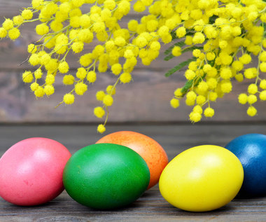 Jak farbować jajka domowymi sposobami? 