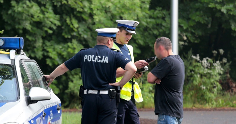 Jak karać pijanych kierowców? /Piotr Jędzura /Reporter