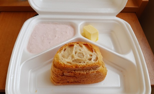 Jak karmią polskie szpitale? Sanepid ma sporo uwag