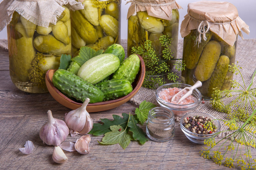 Ogórki kiszone, przecier i pikle jak zrobić? Przepisy s. Anastazji Kobieta w INTERIA.PL