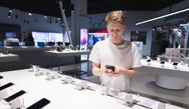 Jak kupić nowy telefon i nie żałować? iPhone kontra Android