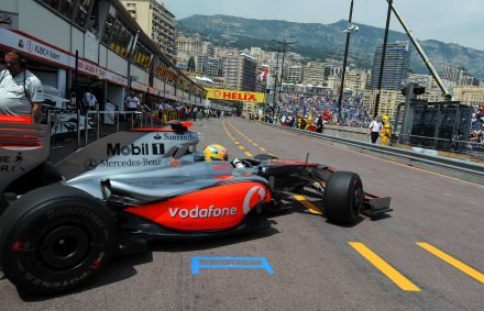 Jak Lewis Hamilton wypadnie w GP Monaco? /AFP