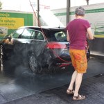 Jak myć samochód w upał?