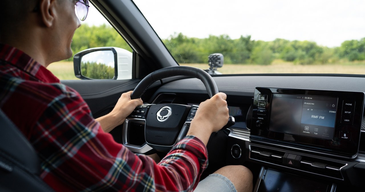 Jak na SUV-a SsangYong Torres dość sprawnie radzi sobie poza asfaltem. Trudno jednak porównywać go z rasowymi terenówkami. /Jan Guss-Gasiński /INTERIA.PL