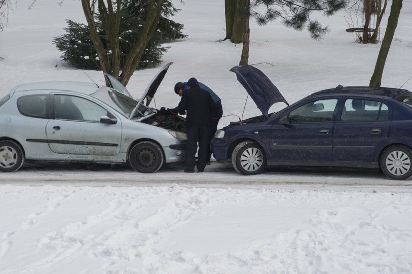 Jak najlepiej przygotować auto przed zimą? /Fot. Tadeusz Koniarz/REPORTER /Informacja prasowa