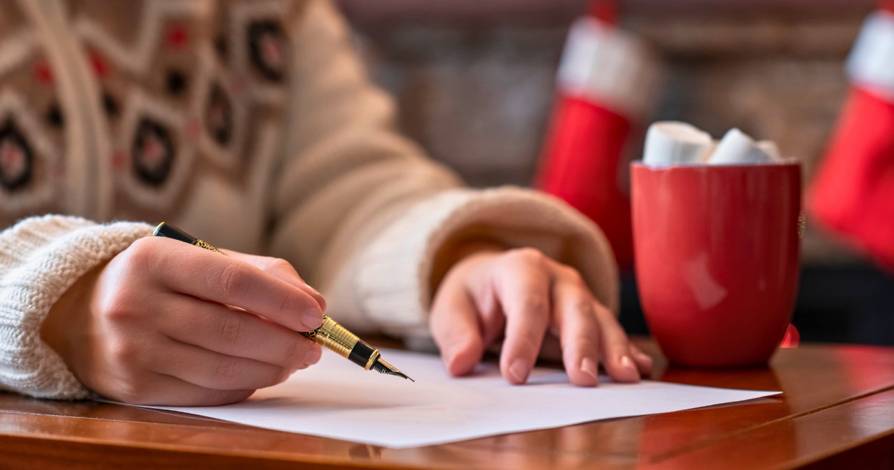 Jak napisać życzenia świąteczne? /flowertiare /123RF/PICSEL