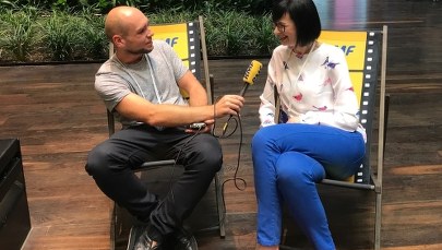 Jak nauczyć się angielskiego? "Ćwiczyć mówienie, mówić do siebie nawet w myślach"