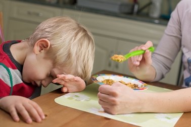 Jak nie karmić dziecka? 10 najczęstszych błędów rodziców