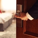 Jak nie paść ofiarą hotelowych złodziei? Oto niezawodny sposób