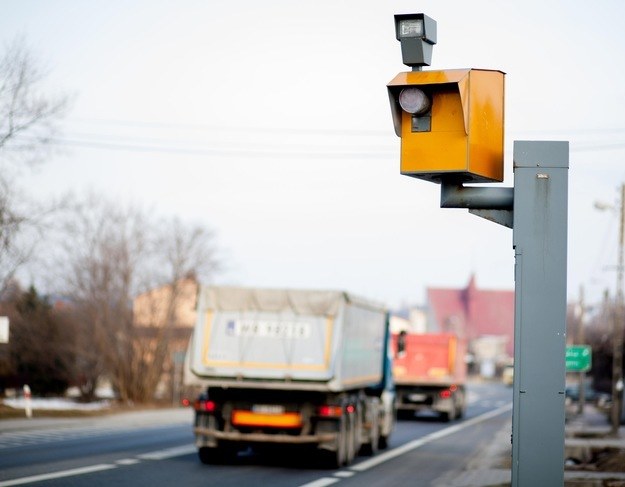 Jak nie płacić mandatów z fotoradarów? /Informacja prasowa