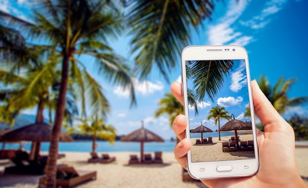 Jak nie przescrollować urlopu? Sposoby na cyfrowy detoks