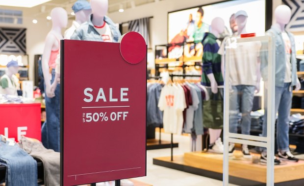 Jak nie wpaść w zakupowe szaleństwo podczas Black Week? Rady psycholożki biznesu