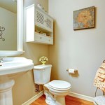 Jak niedrogo wykończyć łazienkę w domu jednorodzinnym?