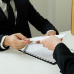 Jak obliczyć okres wypowiedzenia? Nagle może się znacznie wydłużyć