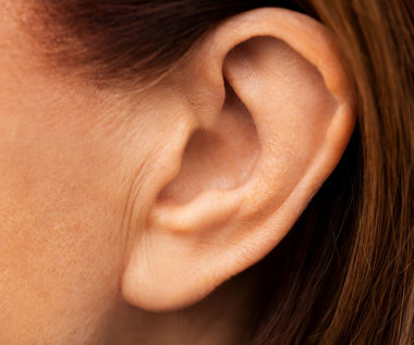 Jak odetkać ucho? Na ratunek idzie babciny patent