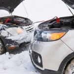 Jak odpalić samochód na kable? Jedna grupa kierowców ma problem