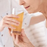 ocet jabłkowy właściwości Jak organizm reaguje na codzienne picie octu jabłkowego? Naukowcy wskazują konkretne zmiany