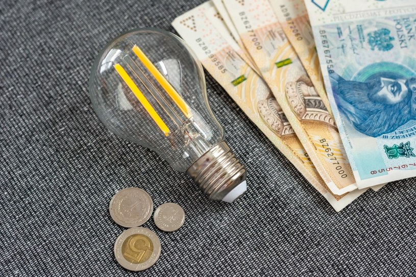 Jak oszczędzać prąd? Przedstawiamy najskuteczniejsze sposoby. /123rf.com /123RF/PICSEL