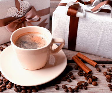 Jak parzyć aromatyczną kawę i serwować gościom