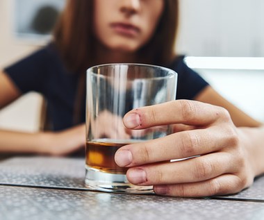 Jak picie alkoholu wpływa na urodę?