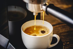 Jak picie kawy wpływa na wątrobę? To cię zaskoczy