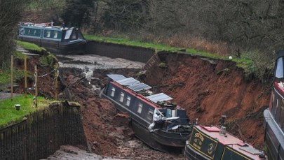 "Jak po wybuchu bomby". Gigantyczna dziura na kanale w Anglii