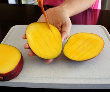 Jak pociąć i przyrządzić świeże mango?