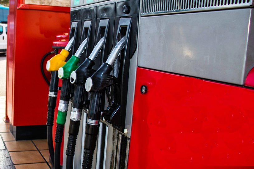 Jak podają analitycy e-petrol, w ubiegłym tygodniu diesel potaniał średnio o 20 gr /123RF/PICSEL