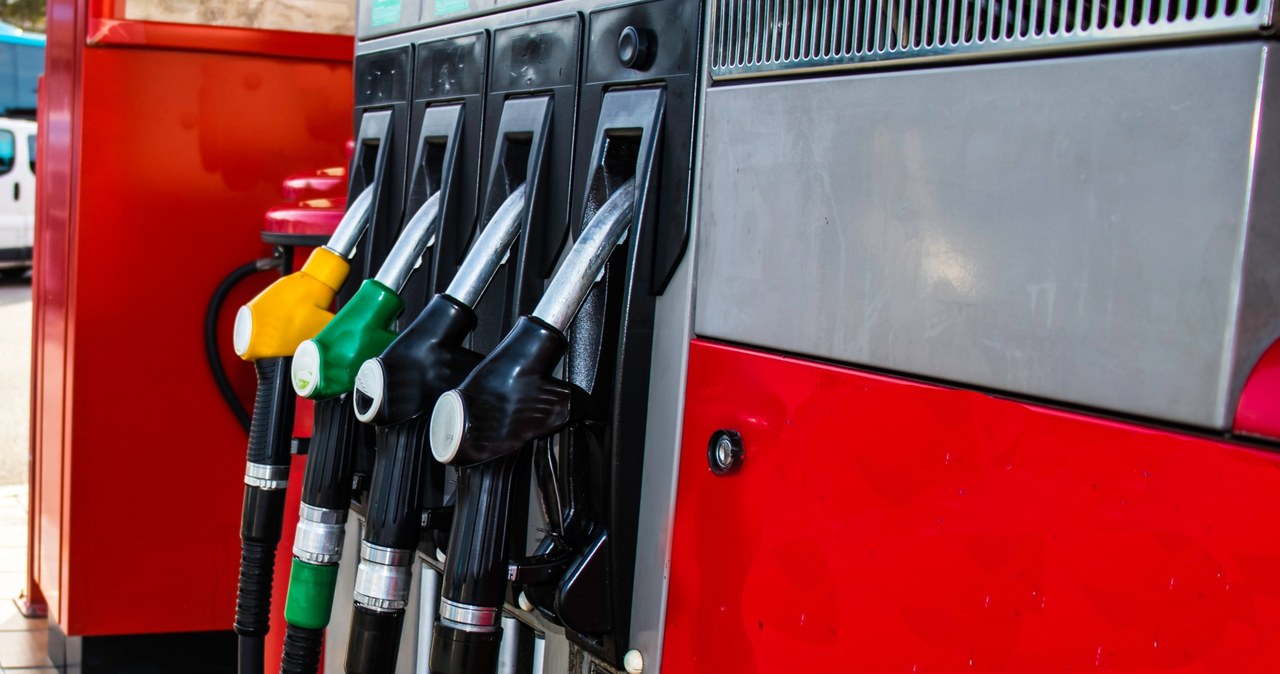 Jak podają analitycy e-petrol, w ubiegłym tygodniu diesel potaniał średnio o 20 gr /123RF/PICSEL